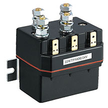 What causes a DC contactor to weld at disconnection, not during high‑current conduction?